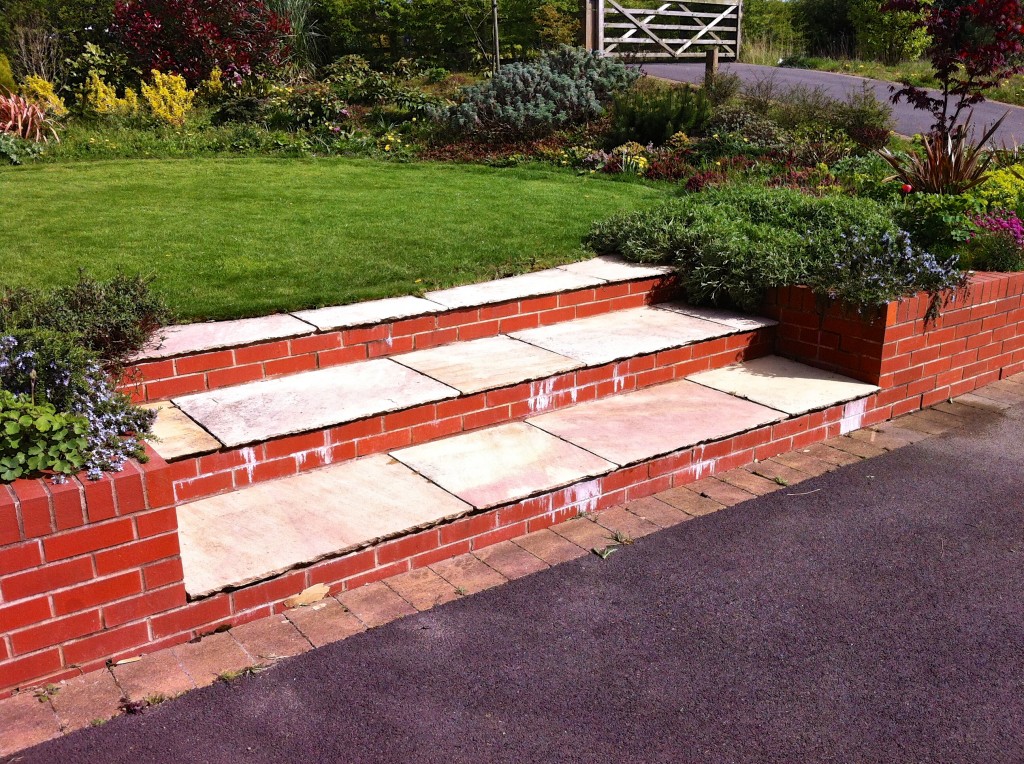 AFTER: Steps to front lawn.